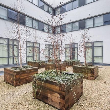 Elegant Apartment Milton Keynes Exterior photo